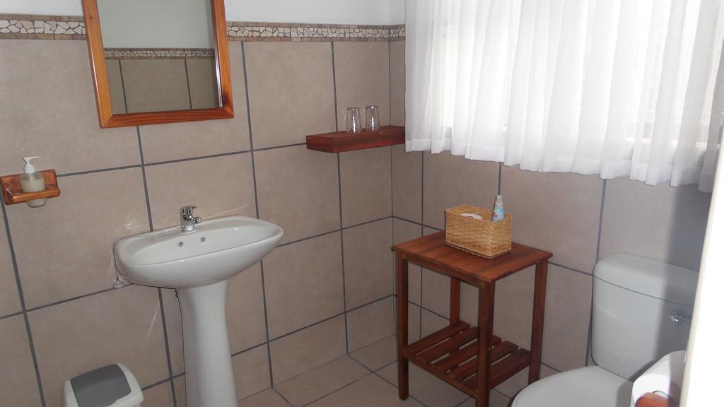 Sir Lambert'S Guesthouse Lambertʼs Bay الغرفة الصورة